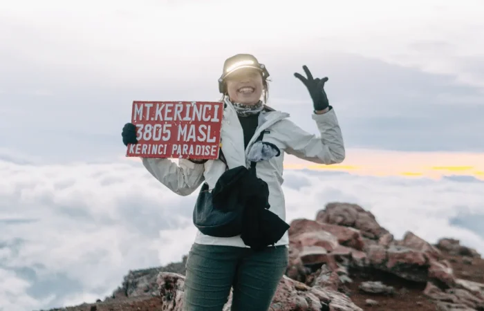 Karin Huegele - Mount kerinci summit